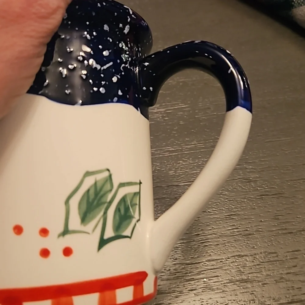 Smucker's Collector Mug Christmas 2001 vintage Farmhouse Holly Navy White Red Gn - Picture 4 of 10